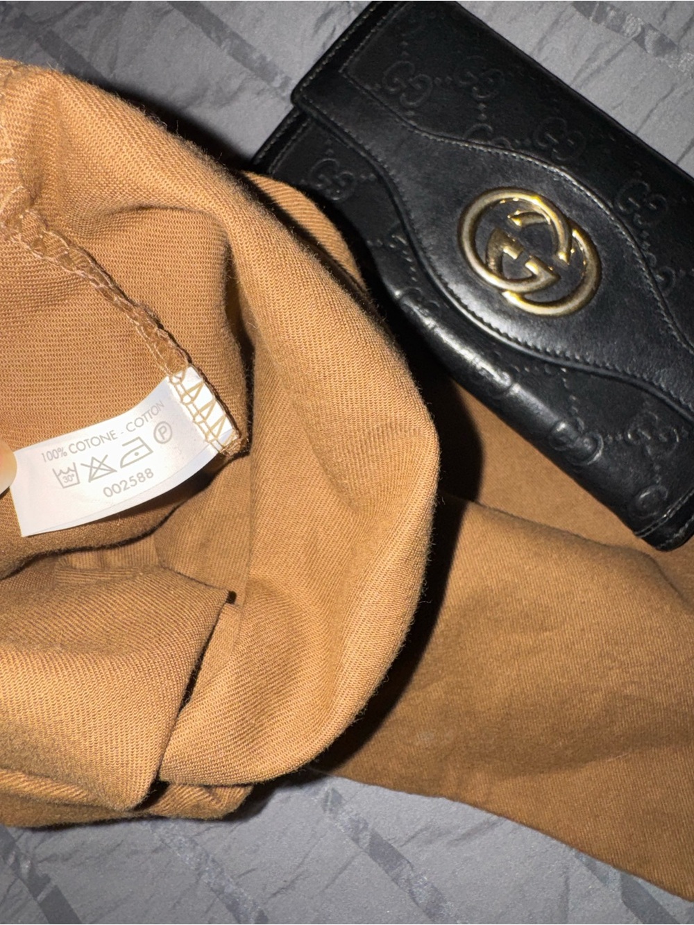 Gucci Black Quilted Leather Wallet on Gold Chain Strap - Picture 13 of 13